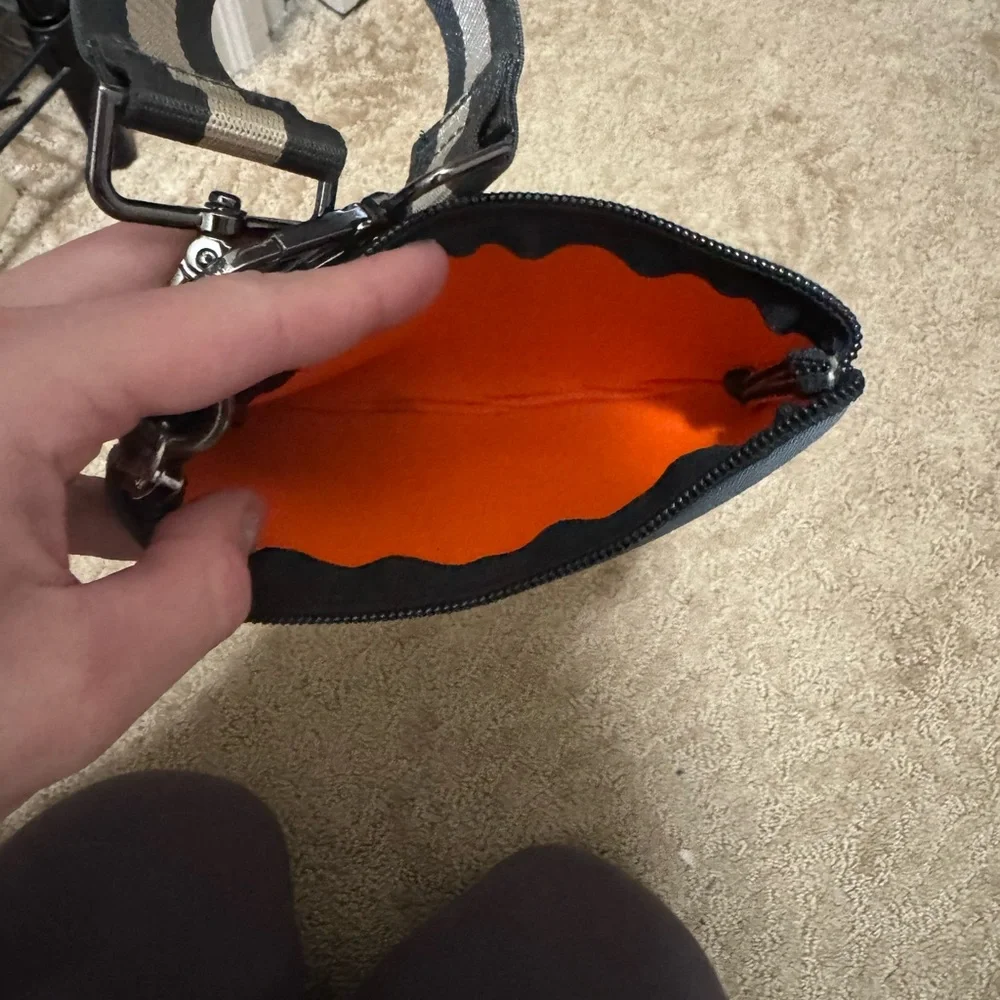 Camo neoprene wristlet - Picture 2 of 2